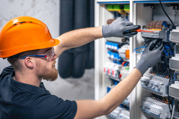 Best Affordable Electrician  in Willoughby Hills, OH